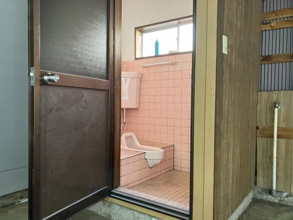 下荒井貸倉庫 