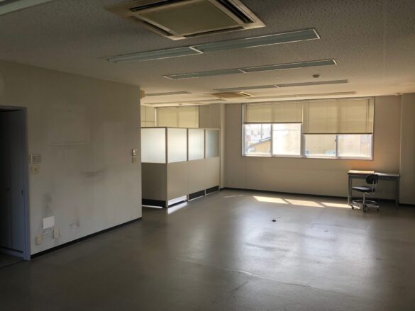 ムカイビル 